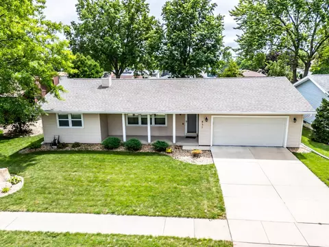 837 Wendy St, Waterloo, IA 50701