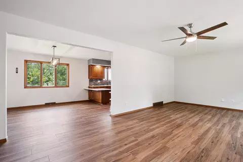 406 E 6th St, Readlyn, IA 50668 photo 3