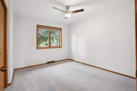 406 E 6th St, Readlyn, IA 50668 photo 17