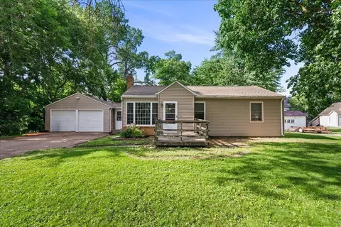 315 W 21st St, Cedar Falls, IA 50613