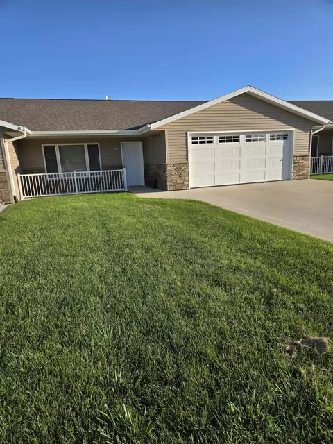 309 4th Ave SW, Cresco, IA 52136
