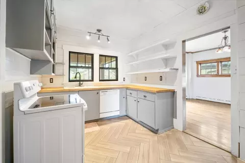 Kitchen - 1009 11th St, Eldora, IA 50627 photo 1 of 4