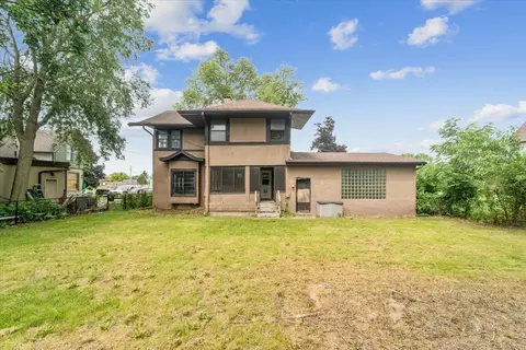 Exterior - 1009 11th St, Eldora, IA 50627 photo 4 of 6