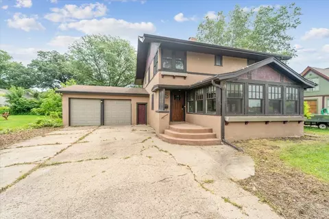 1009 11th St, Eldora, IA 50627