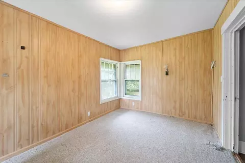 Bedroom - 1009 11th St, Eldora, IA 50627 photo 2 of 4
