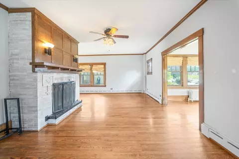 Living - 1009 11th St, Eldora, IA 50627 photo 5 of 5