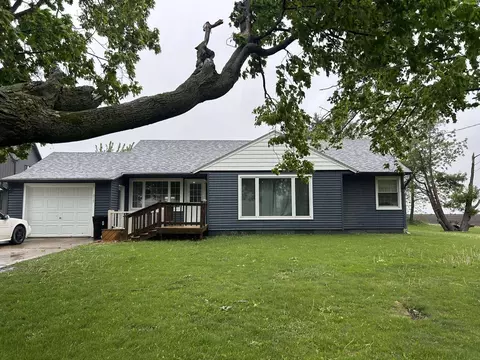 815 County St, Ridgeway, IA 52165