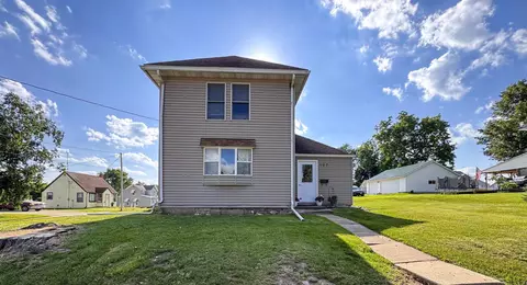 107 SW 5 St, Waukon, IA 52172