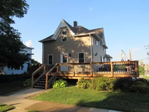 302 N Chestnut St, Monticello, IA 52310