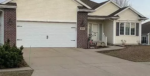 4826 Addison Dr, Cedar Falls, IA 50613