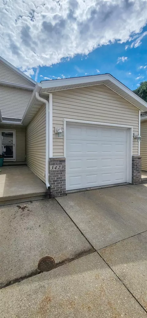 3423 Huntley Ln, Waterloo, IA 50702