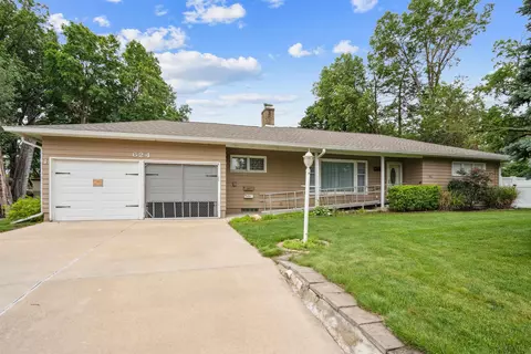 624 E Mitchell Ave, Waterloo, IA 50702