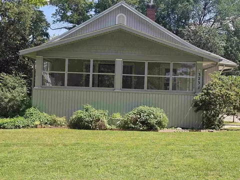 323 Sunset Rd, Waterloo, IA 50701
