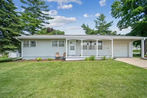 715 6th St NE, Oelwein, IA 50662