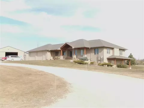 7744 Westbrook #WYNNEWOOD DR, Cedar Falls, IA 50613