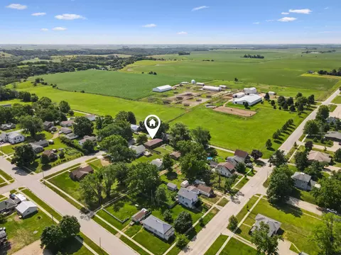 View/Area - 2004 12th St, Eldora, IA 50627 photo 2 of 3