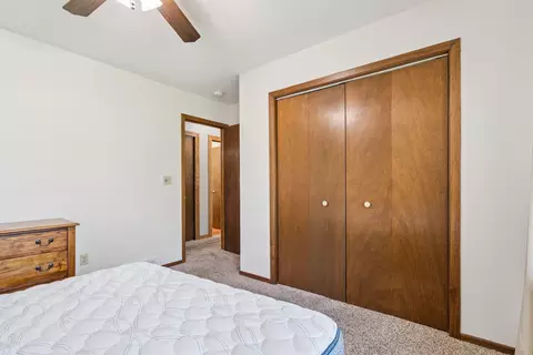 Bedroom - 2004 12th St, Eldora, IA 50627 photo 3 of 4