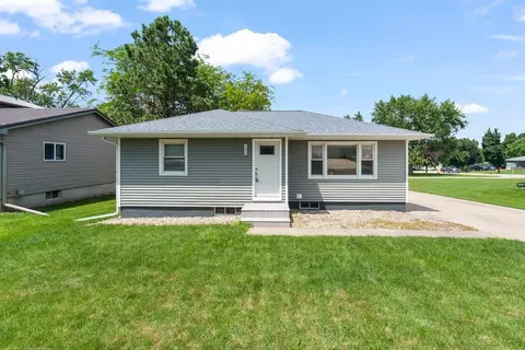 105 W Williams St, Dunkerton, IA 50626