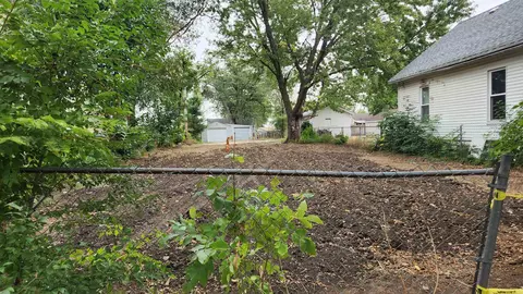 631 Wallgate Ave, Waterloo, IA 50701