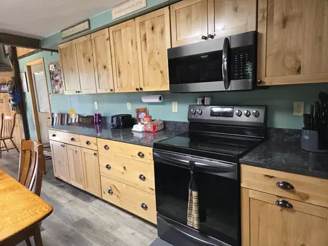 945 County St, Ridgeway, IA 52165 photo 5