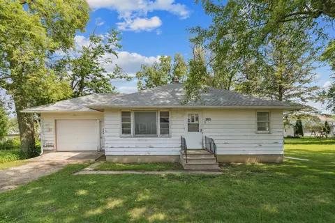 205 W Williams St, Dunkerton, IA 50626
