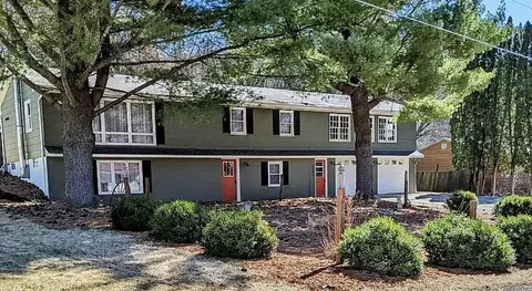 1304 College Dr, Decorah, IA 52101