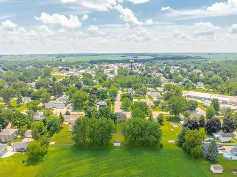 102 E 8th St, Sumner, IA 50674 photo 38