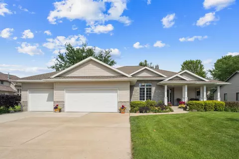 4104 Carlton Dr, Cedar Falls, IA 50613