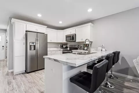 Kitchen - 822 Grindstone Cir, Waterloo, IA 50702 photo 4 of 4