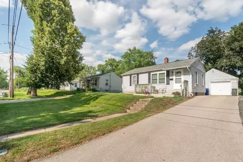 2719 Randolph St, Waterloo, IA 50702