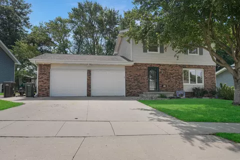 430 Balboa Ave, Cedar Falls, IA 50613