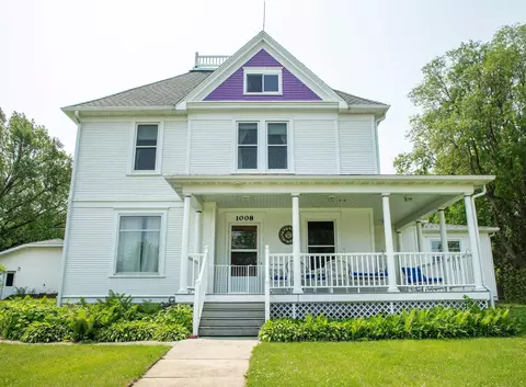 1008 G Ave, Grundy Center, IA 50638