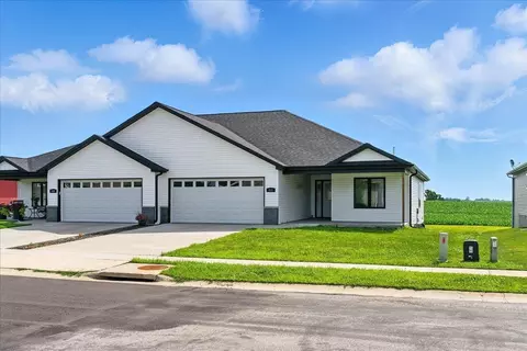 411 Pine St, Janesville, IA 50647
