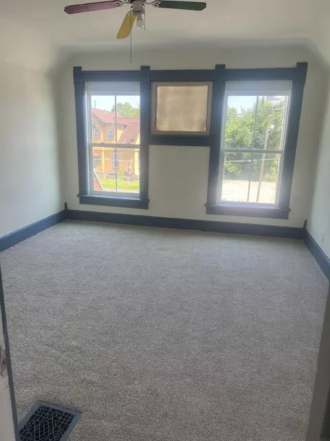 217 E 1st St, Waterloo, IA 50703 photo 9