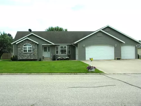 1016 Poplar St, Osage, IA 50461