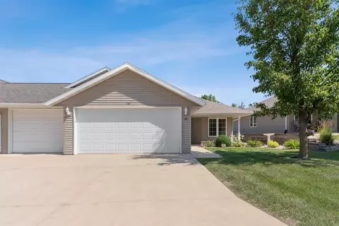 130 Presley Cir, Waterloo, IA 50701