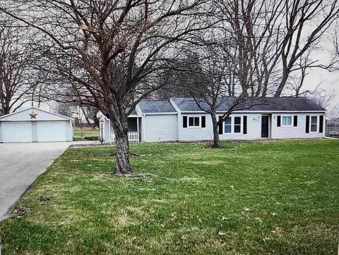 1801 Lilac Ln, Cedar Falls, IA 50613