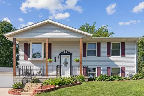 3955 Valdez Dr, Waterloo, IA 50701
