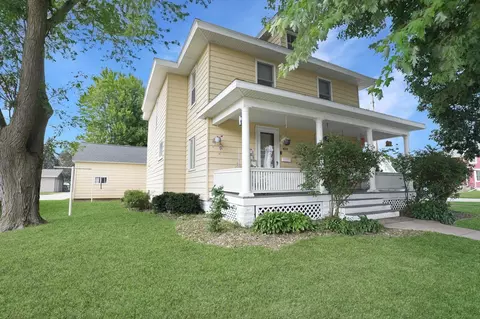 400 W 3rd St, Sumner, IA 50674 photo 1