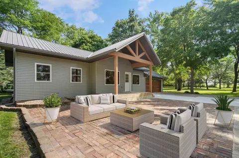 1636 Jepsen Rd, Cedar Falls, IA 50613