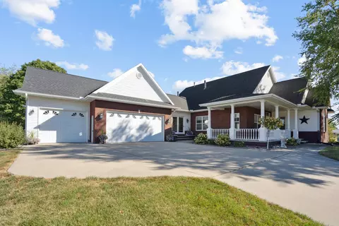 516 NE 14th Ave, Independence, IA 50644