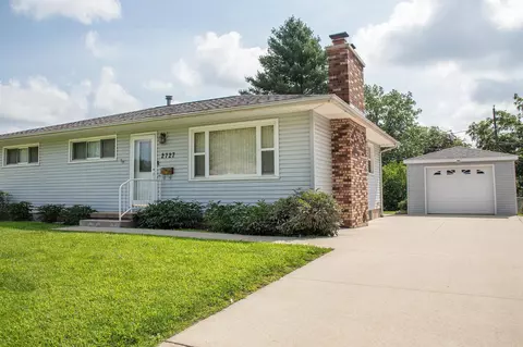 2727 Fairlane Ave, Waterloo, IA 50702