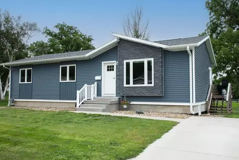 702 M Ave, Grundy Center, IA 50638