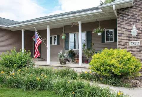 7811 Moline Rd, Waterloo, IA 50703