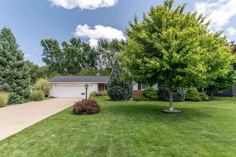 847 Lynkaylee Dr, Waterloo, IA 50701