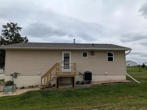 149 W Franklin St, West Union, IA 52175