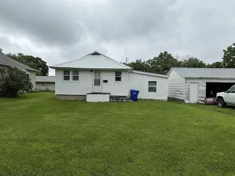 115 SW 10th Ave, Oelwein, IA 50662