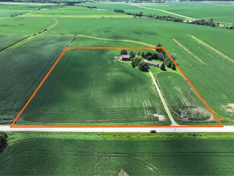 2161 Jasper Ave, New Hampton, IA 50659