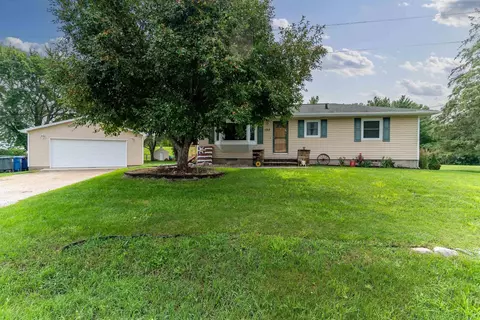1313 Black Hawk Rd, Waterloo, IA 50701