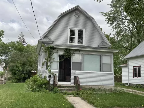 1310 E St, Charles City, IA 50616